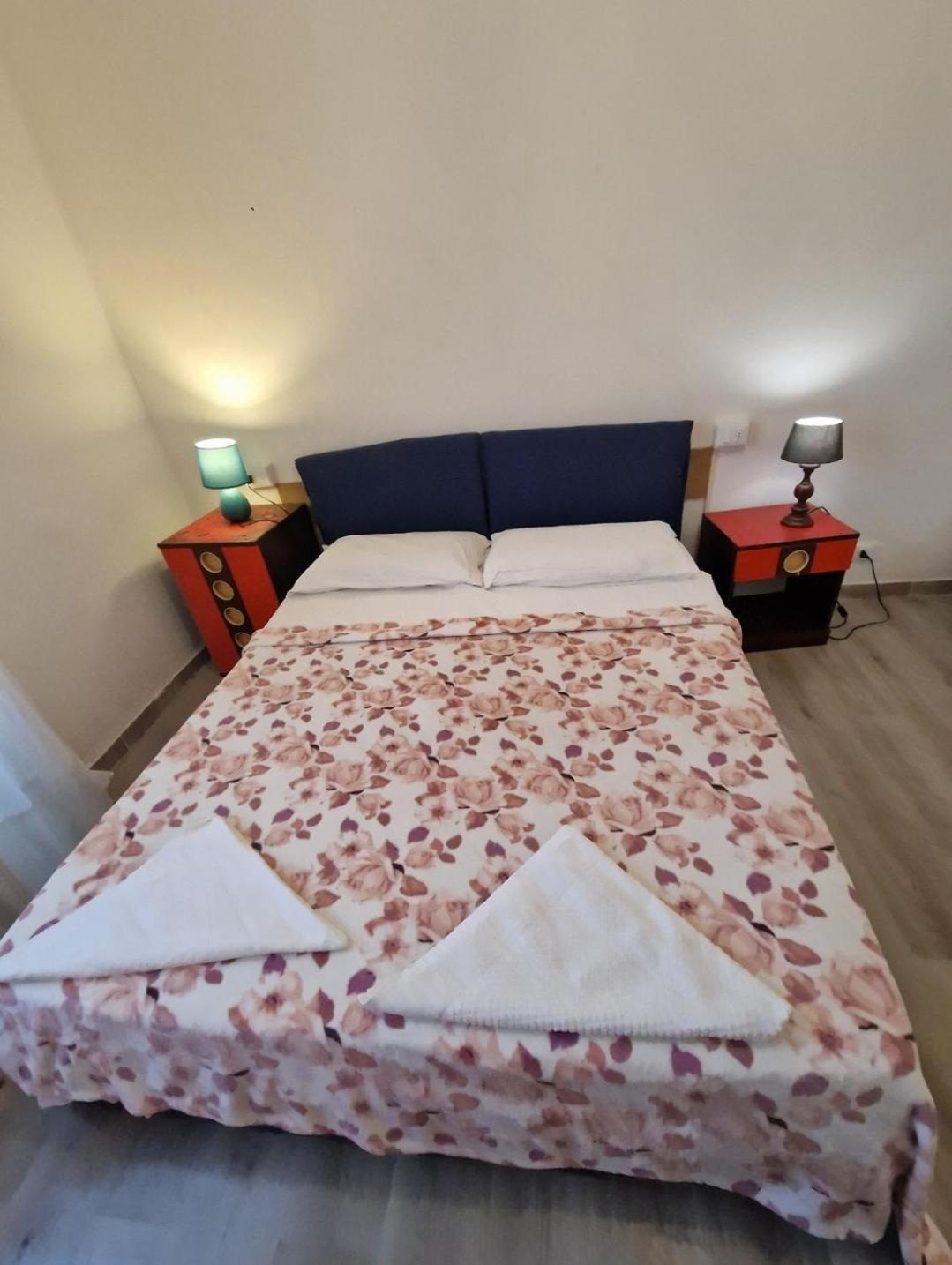 Room In The City Center - Stanza In Centro Citta ميلان المظهر الخارجي الصورة